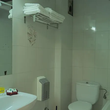 La Vega Y Casa Cardin Hotel *